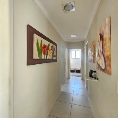 Casa Residencial com 220m², 4 quartos, 1 suíte, 3 garagens, no bairro Bom Abrigo em Florianópolis