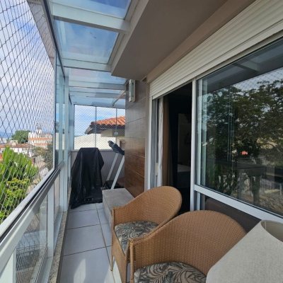 Casa Residencial com 220m², 4 quartos, 1 suíte, 3 garagens, no bairro Bom Abrigo em Florianópolis