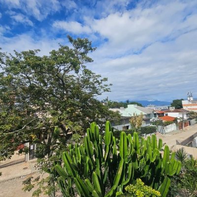 Casa Residencial com 220m², 4 quartos, 1 suíte, 3 garagens, no bairro Bom Abrigo em Florianópolis
