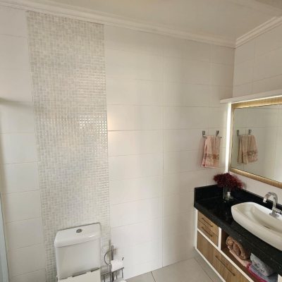 Casa Residencial com 220m², 4 quartos, 1 suíte, 3 garagens, no bairro Bom Abrigo em Florianópolis