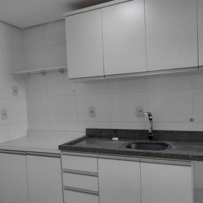 Apartamentos com 77m², 2 quartos, 1 suíte, 2 garagens, no bairro Itacorubi em Florianópolis