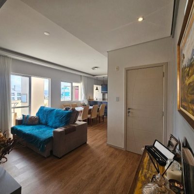 Cobertura com 116m², 2 quartos, 1 suíte, 2 garagens, no bairro Capoeiras em Florianópolis