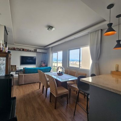 Cobertura com 116m², 2 quartos, 1 suíte, 2 garagens, no bairro Capoeiras em Florianópolis