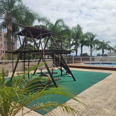Cobertura com 116m², 2 quartos, 1 suíte, 2 garagens, no bairro Capoeiras em Florianópolis