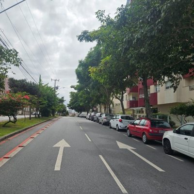 Cobertura com 116m², 2 quartos, 1 suíte, 2 garagens, no bairro Capoeiras em Florianópolis