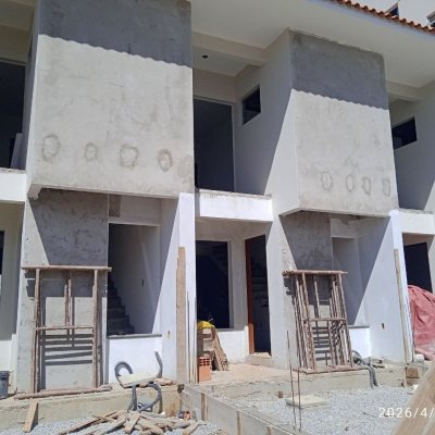 Sobrado Residencial com 70m², 2 quartos, 2 suítes, 1 garagem, no bairro Areias em São José