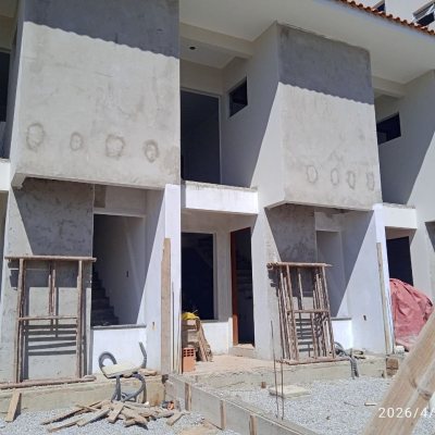 Sobrado Residencial com 70m², 2 quartos, 2 suítes, 1 garagem, no bairro Areias em São José