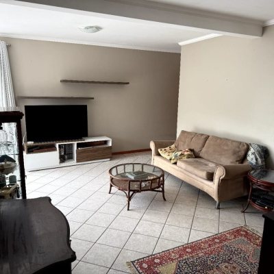 Cobertura com 150m², 3 quartos, 1 suíte, 2 garagens, no bairro Pantanal em Florianópolis