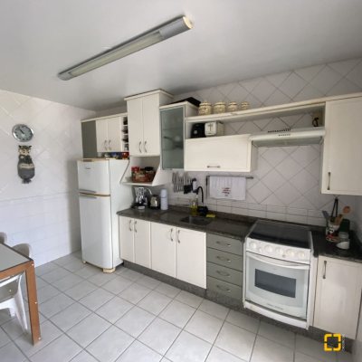 Cobertura com 150m², 3 quartos, 1 suíte, 2 garagens, no bairro Pantanal em Florianópolis