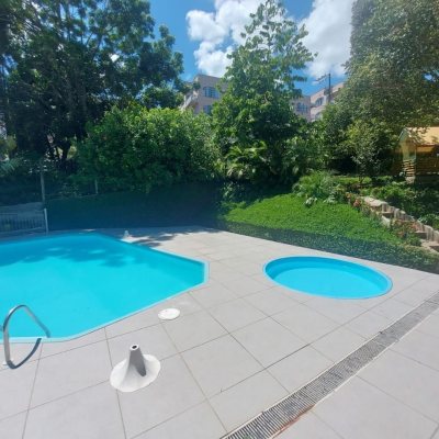 Cobertura com 150m², 3 quartos, 1 suíte, 2 garagens, no bairro Pantanal em Florianópolis