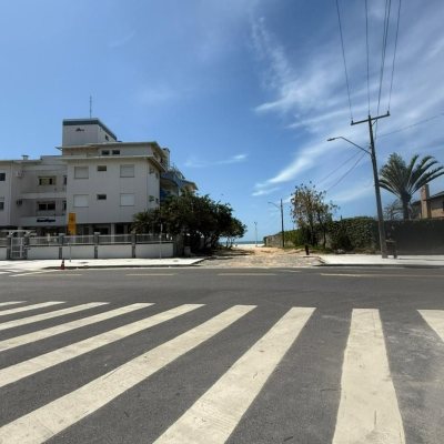 Apartamentos com 42m², 1 quarto, 1 garagem, no bairro Ingleses do Rio Vermelho em Florianópolis