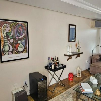 Casa Residencial com 316m², 4 quartos, 2 suítes, 2 garagens, no bairro Estreito em Florianópolis