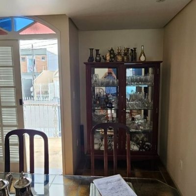 Casa Residencial com 316m², 4 quartos, 2 suítes, 2 garagens, no bairro Estreito em Florianópolis