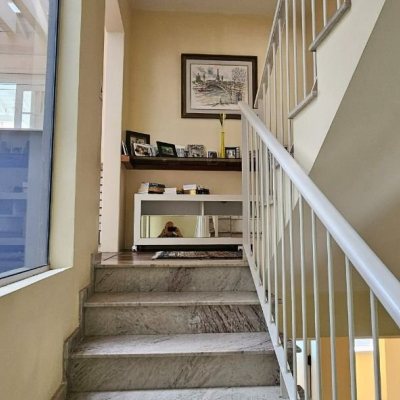 Casa Residencial com 316m², 4 quartos, 2 suítes, 2 garagens, no bairro Estreito em Florianópolis