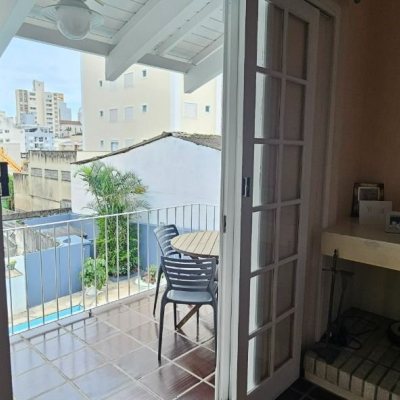 Casa Residencial com 316m², 4 quartos, 2 suítes, 2 garagens, no bairro Estreito em Florianópolis