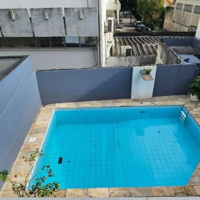 Casa Residencial com 316m², 4 quartos, 2 suítes, 2 garagens, no bairro Estreito em Florianópolis