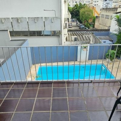 Casa Residencial com 316m², 4 quartos, 2 suítes, 2 garagens, no bairro Estreito em Florianópolis