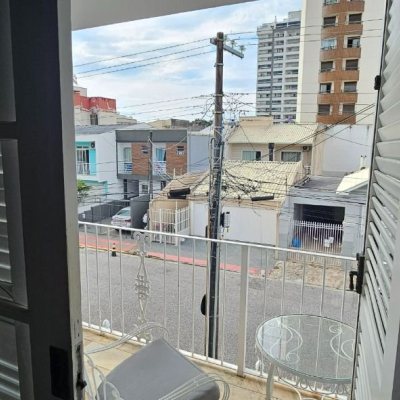Casa Residencial com 316m², 4 quartos, 2 suítes, 2 garagens, no bairro Estreito em Florianópolis