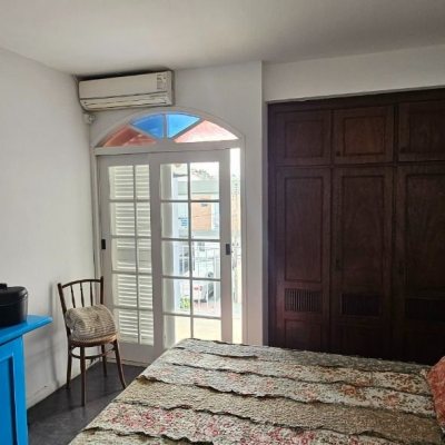 Casa Residencial com 316m², 4 quartos, 2 suítes, 2 garagens, no bairro Estreito em Florianópolis