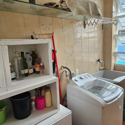 Casa Residencial com 316m², 4 quartos, 2 suítes, 2 garagens, no bairro Estreito em Florianópolis