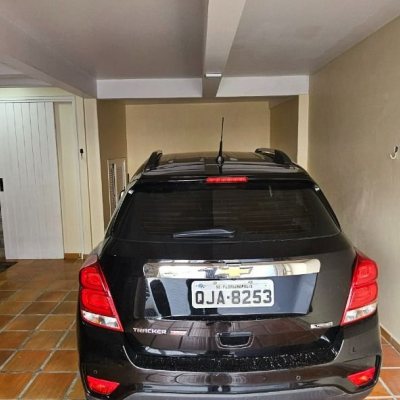 Casa Residencial com 316m², 4 quartos, 2 suítes, 2 garagens, no bairro Estreito em Florianópolis