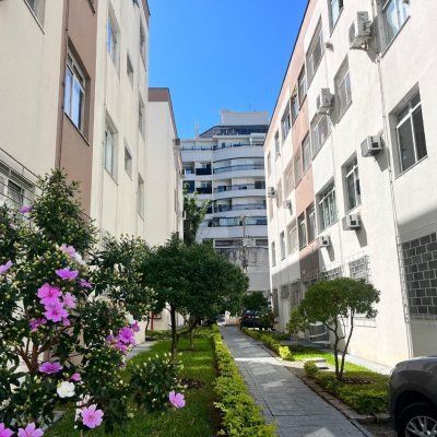 Apartamentos com 56m², 2 quartos, 1 garagem, no bairro Coqueiros em Florianópolis