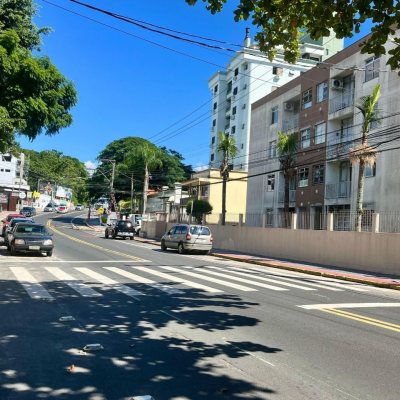 Apartamentos com 56m², 2 quartos, 1 garagem, no bairro Coqueiros em Florianópolis