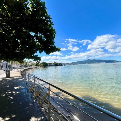 Apartamentos com 56m², 2 quartos, 1 garagem, no bairro Coqueiros em Florianópolis