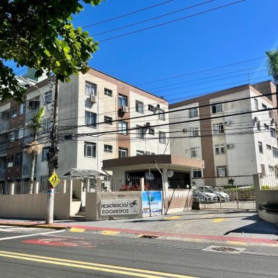 Apartamentos com 56m², 2 quartos, 1 garagem, no bairro Coqueiros em Florianópolis