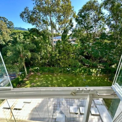 Apartamentos com 89m², 3 quartos, 1 suíte, 2 garagens, no bairro Itacorubi em Florianópolis