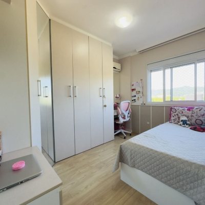 Apartamentos com 89m², 3 quartos, 1 suíte, 2 garagens, no bairro Itacorubi em Florianópolis