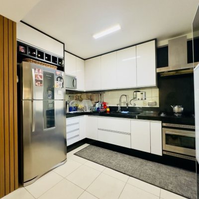 Apartamentos com 89m², 3 quartos, 1 suíte, 2 garagens, no bairro Itacorubi em Florianópolis
