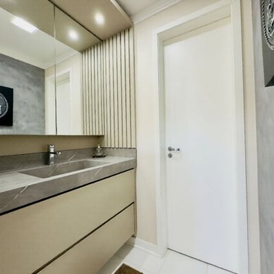 Apartamentos com 89m², 3 quartos, 1 suíte, 2 garagens, no bairro Itacorubi em Florianópolis