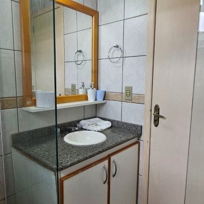 Apartamentos com 61m², 2 quartos, 15 garagens, no bairro Cachoeira Do Bom Jesus em Florianópolis