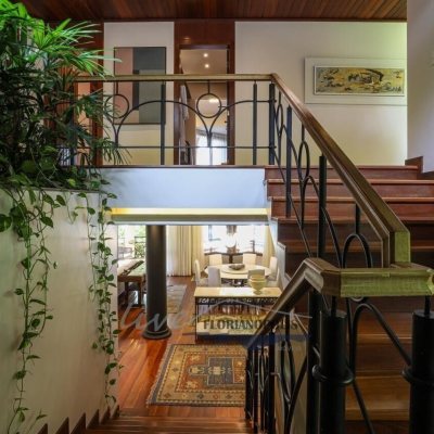 Casa Residencial com 1000m², 6 quartos, 6 suítes, no bairro Ratones em Florianópolis