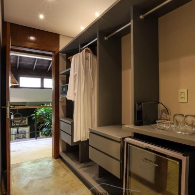 Casa Residencial com 1000m², 6 quartos, 6 suítes, no bairro Ratones em Florianópolis