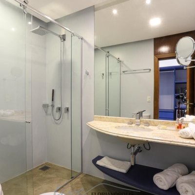 Casa Residencial com 1000m², 6 quartos, 6 suítes, no bairro Ratones em Florianópolis