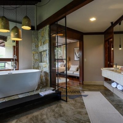 Casa Residencial com 1000m², 6 quartos, 6 suítes, no bairro Ratones em Florianópolis