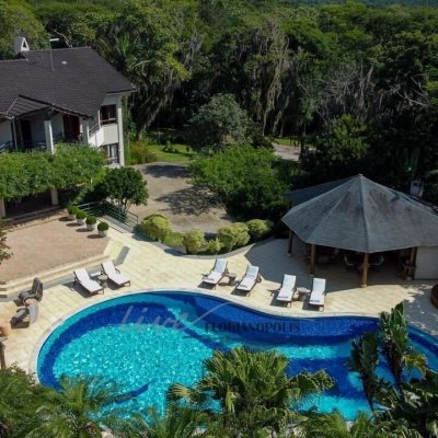 Casa Residencial com 1000m², 6 quartos, 6 suítes, no bairro Ratones em Florianópolis
