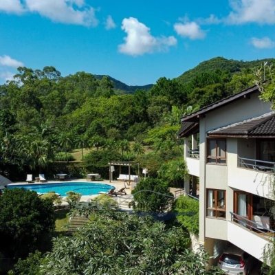 Casa Residencial com 1000m², 6 quartos, 6 suítes, no bairro Ratones em Florianópolis