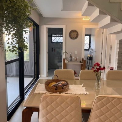 Casa Residencial com 153m², 3 quartos (sendo 1 suíte), 2 garagens, no bairro Pinheira em Palhoça