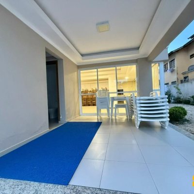 Apartamentos com 80m², 2 quartos (sendo 1 suíte), 1 garagem, no bairro Ingleses do Rio Vermelho em Florianópolis