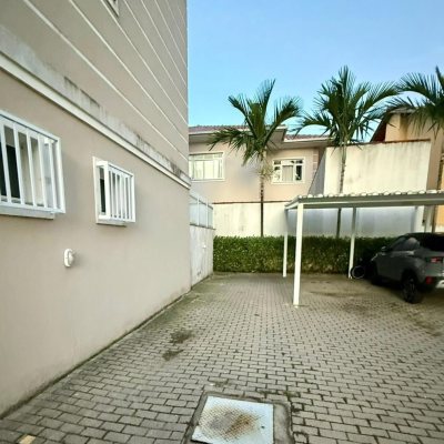Apartamentos com 80m², 2 quartos (sendo 1 suíte), 1 garagem, no bairro Ingleses do Rio Vermelho em Florianópolis