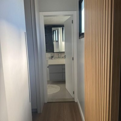 Casa em Condomínio com 183m², 3 quartos, 1 suíte, 2 garagens, no bairro Sertão Do Maruim em São José