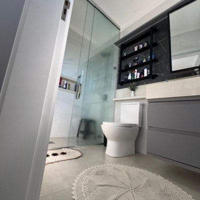 Casa em Condomínio com 183m², 3 quartos, 1 suíte, 2 garagens, no bairro Sertão Do Maruim em São José