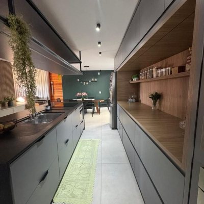 Casa em Condomínio com 183m², 3 quartos, 1 suíte, 2 garagens, no bairro Sertão Do Maruim em São José