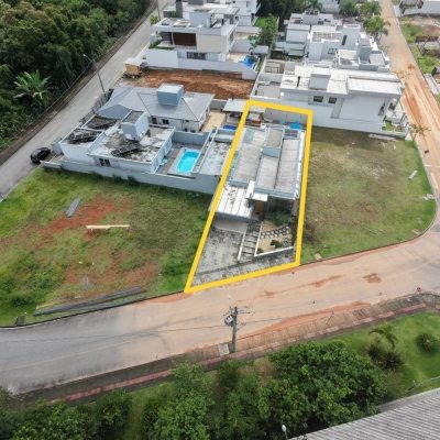 Casa em Condomínio com 183m², 3 quartos, 1 suíte, 2 garagens, no bairro Sertão Do Maruim em São José