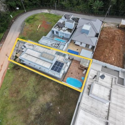 Casa em Condomínio com 183m², 3 quartos, 1 suíte, 2 garagens, no bairro Sertão Do Maruim em São José