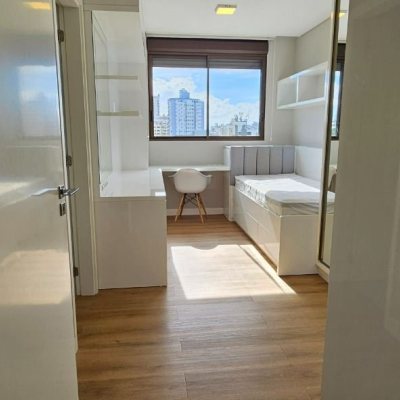 Apartamentos com 126m², 3 quartos, 3 suítes, 2 garagens, no bairro Estreito em Florianópolis