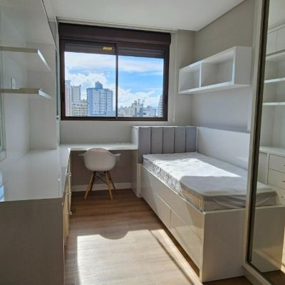 Apartamentos com 126m², 3 quartos, 3 suítes, 2 garagens, no bairro Estreito em Florianópolis